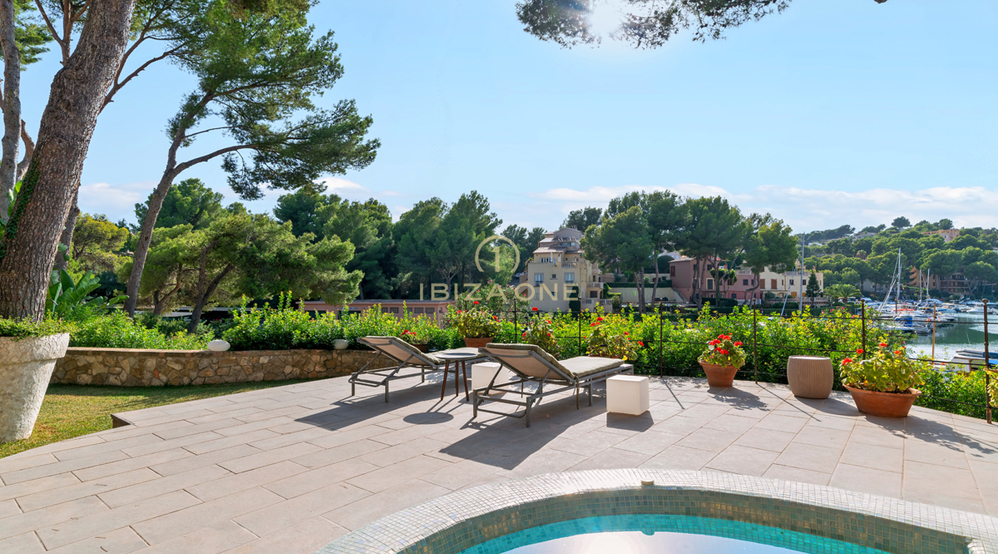 Villa mediterranea in prima linea con accesso diretto al porto turistico di Maiorca in vendita, Maiorca - Villa mediterranea in prima linea con accesso diretto al porto turistico di Maiorca in affitto, Maiorca