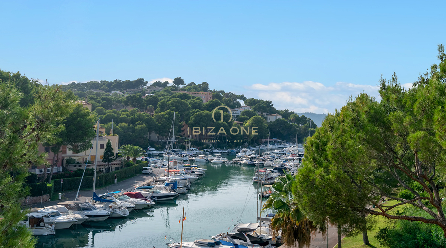 Mediterranean frontline villa with direct access to the marina in Mallorca for sale, Mallorca - Mediterranean frontline villa with direct access to the marina in Mallorca for rent, Mallorca