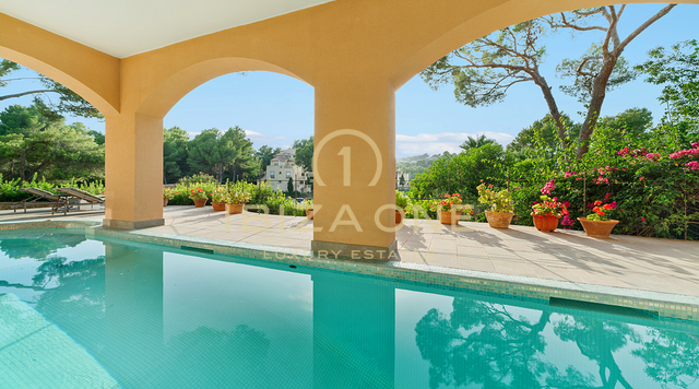Mediterrane Villa in erster Meereslinie mit direktem Zugang zum Yachthafen auf Mallorca zu verkaufen, Mallorca - Mediterrane Villa in erster Meereslinie mit direktem Zugang zum Yachthafen auf Mallorca zu vermieten, Mallorca