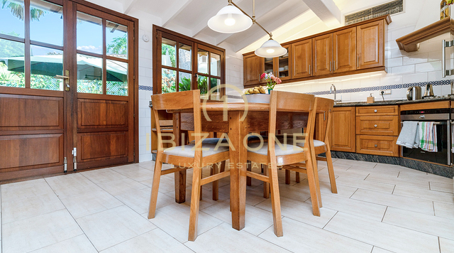 Mediterrane Villa in erster Meereslinie mit direktem Zugang zum Yachthafen auf Mallorca zu verkaufen, Mallorca - Mediterrane Villa in erster Meereslinie mit direktem Zugang zum Yachthafen auf Mallorca zu vermieten, Mallorca