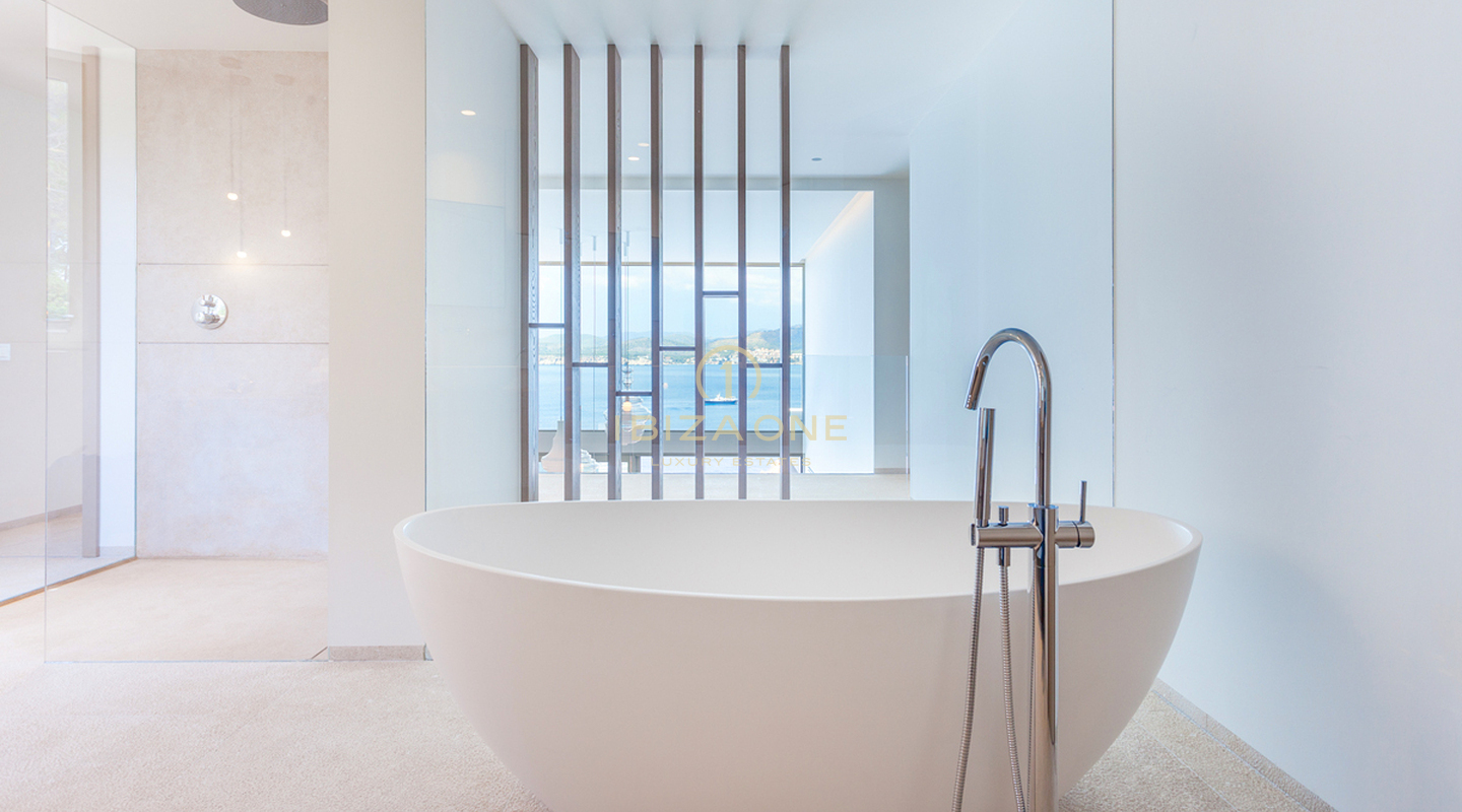 Propiedad de lujo en primera línea con apartamento de invitados independiente en Mallorca en venta, Mallorca - Propiedad de lujo en primera línea con apartamento de invitados independiente en Mallorca en alquiler, Mallorca
