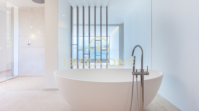 Luxusimmobilie in erster Meereslinie mit separatem Gästeapartment auf Mallorca zu verkaufen, Mallorca - Luxusimmobilie in erster Meereslinie mit separatem Gästeapartment auf Mallorca zu vermieten, Mallorca