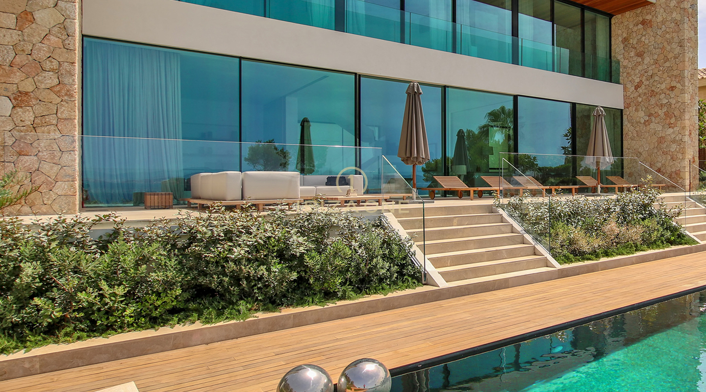 Villa di lusso di nuova costruzione in prima linea con architettura moderna in vendita a Maiorca, Maiorca - Villa di lusso di nuova costruzione in prima linea con architettura moderna in affitto a Maiorca, Maiorca