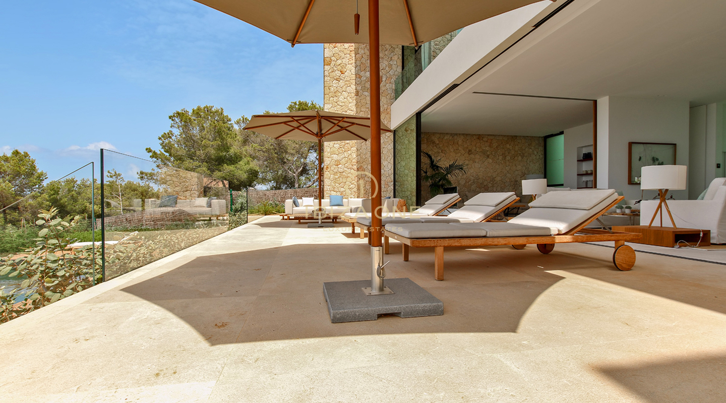 Villa de lujo de nueva construcción de arquitectura moderna en primera línea en Mallorca en venta, Mallorca - Villa de lujo de nueva construcción de arquitectura moderna en primera línea en Mallorca en alquiler, Mallorca