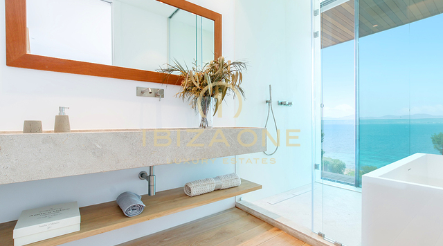 Luxuriöse Neubauvilla mit moderner Architektur in erster Meereslinie auf Mallorca zu verkaufen, Mallorca - Luxuriöse Neubauvilla mit moderner Architektur in erster Meereslinie auf Mallorca zu vermieten, Mallorca