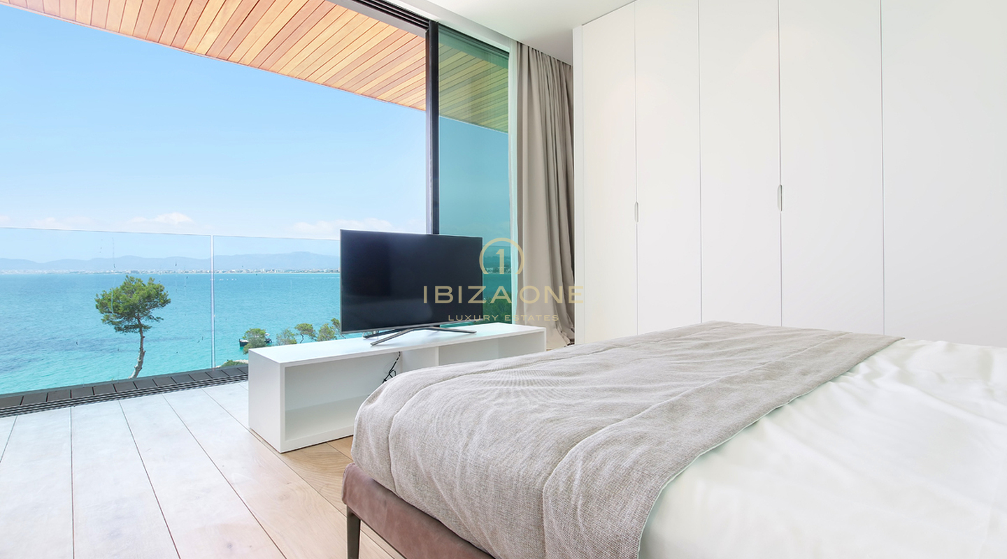 Villa de luxe neuve d'architecture moderne en première ligne de mer à vendre à Majorque, Majorque - Villa de luxe neuve d'architecture moderne en première ligne de mer à louer à Majorque, Majorque