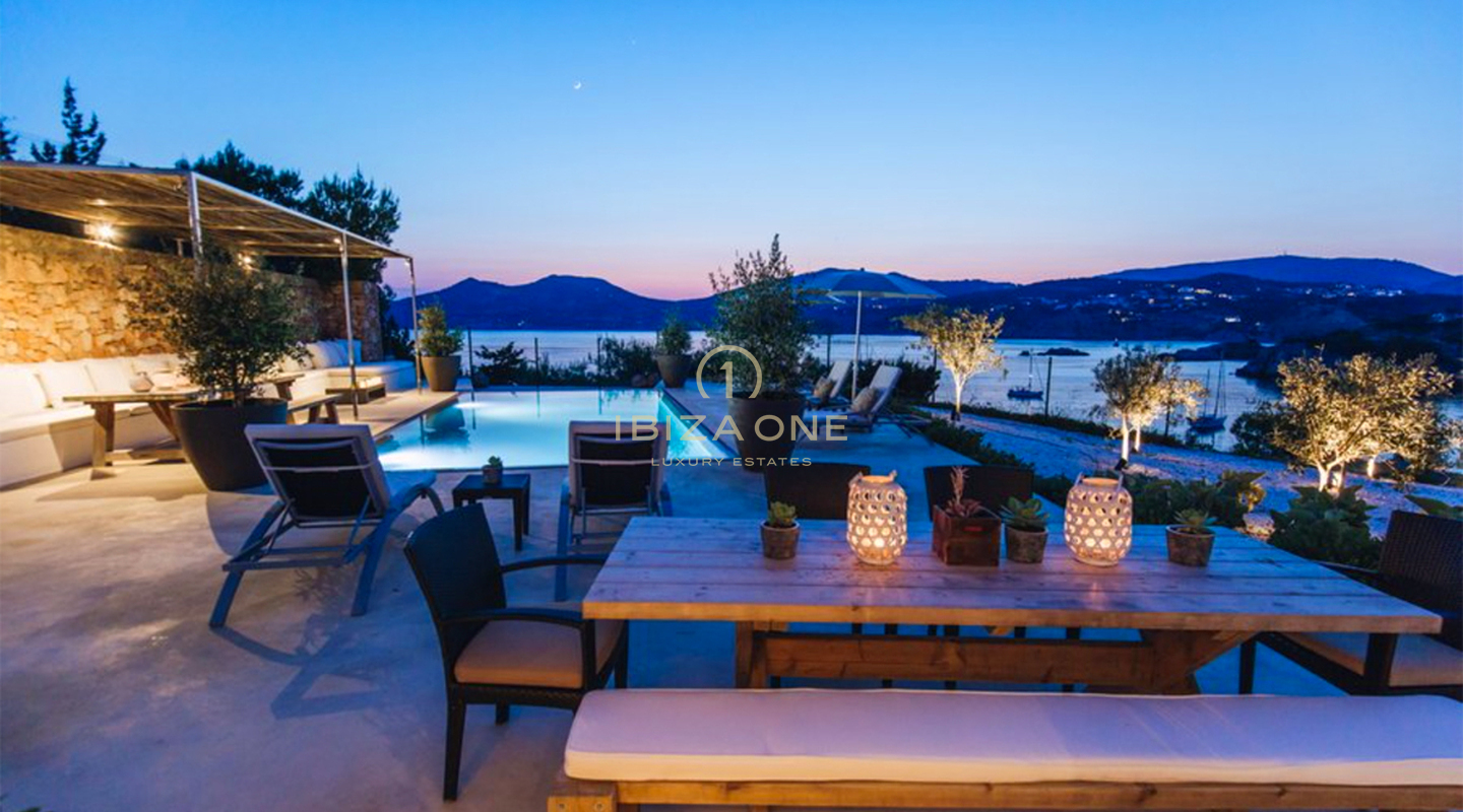 Villa in erster Meereslinie mit Meerzugang zu vermieten, Ibiza - Villa in erster Meereslinie mit Meerzugang zu verkaufen, Ibiza