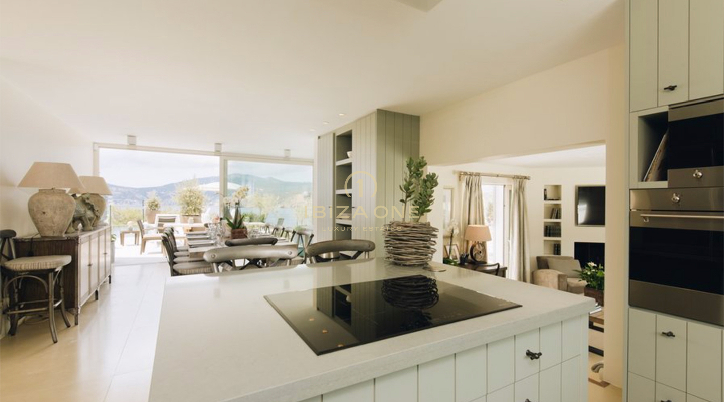Villa in erster Meereslinie mit Meerzugang zu vermieten, Ibiza - Villa in erster Meereslinie mit Meerzugang zu verkaufen, Ibiza
