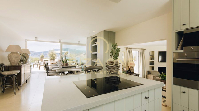 Villa en primera línea de mar con acceso al mar en alquiler, Ibiza - Villa en primera línea de mar con acceso al mar en venta, Ibiza