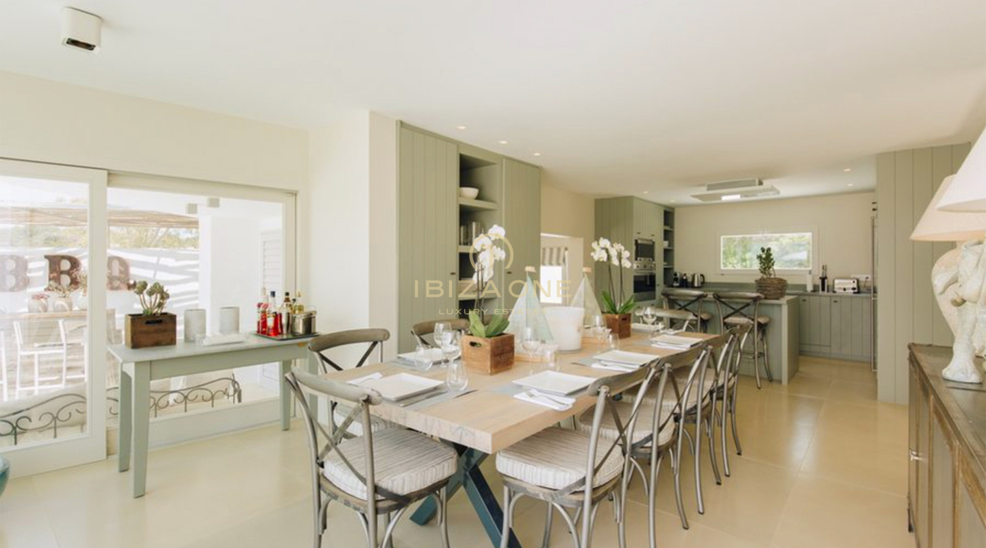 Villa en primera línea de mar con acceso al mar en alquiler, Ibiza - Villa en primera línea de mar con acceso al mar en venta, Ibiza