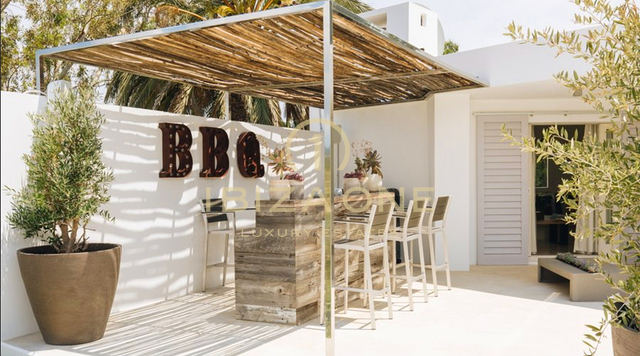 Villa aan de eerste zeelijn met toegang tot de zee te huur, Ibiza - Villa aan de eerste zeelijn met toegang tot de zee te koop, Ibiza