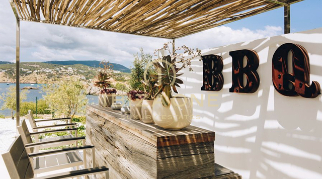 Villa in erster Meereslinie mit Meerzugang zu vermieten, Ibiza - Villa in erster Meereslinie mit Meerzugang zu verkaufen, Ibiza