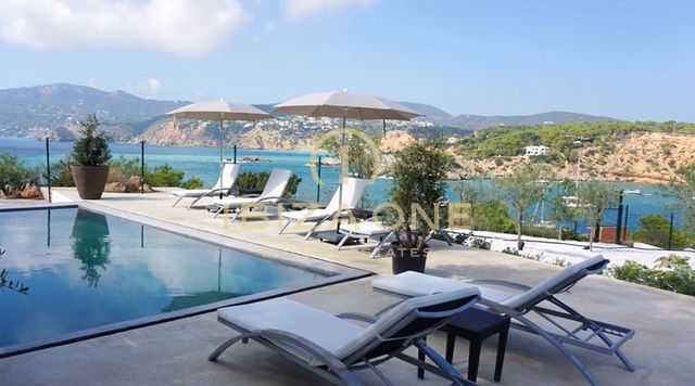 Villa in prima linea di mare con accesso al mare in affitto, Ibiza - Villa in prima linea di mare con accesso al mare in vendita, Ibiza