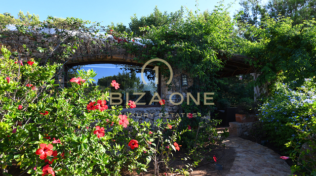 Finca de luxe près d'Ibiza avec vue sur la mer et Dalt Vila à vendre, Ibiza - Finca de luxe près d'Ibiza avec vue sur la mer et Dalt Vila à louer, Ibiza
