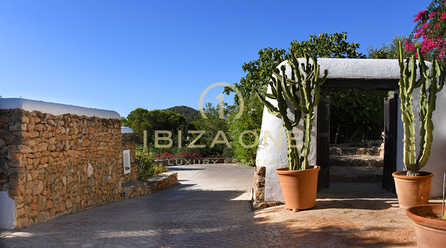 Luxus-Finca in der Nähe von Ibiza mit Meerblick und Blick auf Dalt Vila zu verkaufen, Ibiza - Luxus-Finca in der Nähe von Ibiza mit Meerblick und Blick auf Dalt Vila zu vermieten, Ibiza
