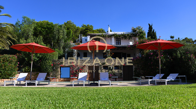 Finca de luxe près d'Ibiza avec vue sur la mer et Dalt Vila à vendre, Ibiza - Finca de luxe près d'Ibiza avec vue sur la mer et Dalt Vila à louer, Ibiza