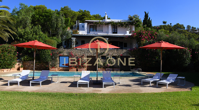 Luxe finca dichtbij Ibiza met uitzicht op zee en Dalt Vila te koop, Ibiza - Luxe finca dichtbij Ibiza met uitzicht op zee en Dalt Vila te huur, Ibiza