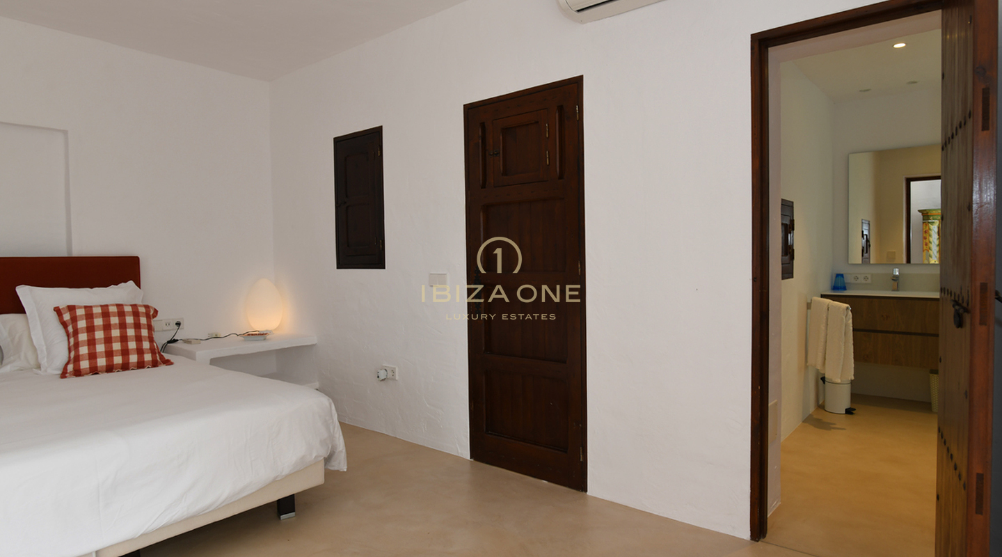 Luxe finca dichtbij Ibiza met uitzicht op zee en Dalt Vila te koop, Ibiza - Luxe finca dichtbij Ibiza met uitzicht op zee en Dalt Vila te huur, Ibiza