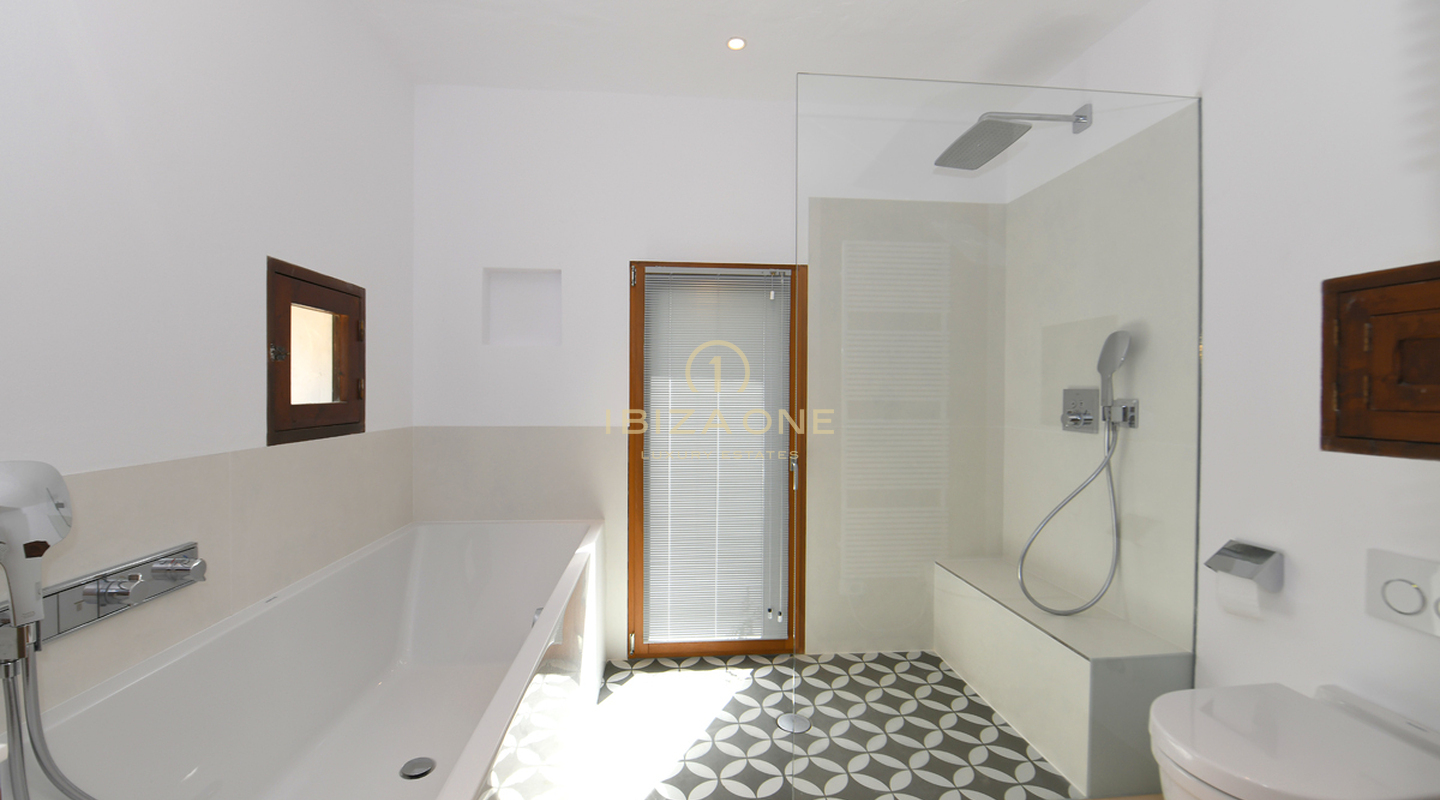 Finca de luxe près d'Ibiza avec vue sur la mer et Dalt Vila à vendre, Ibiza - Finca de luxe près d'Ibiza avec vue sur la mer et Dalt Vila à louer, Ibiza