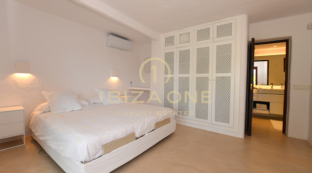 Luxe finca dichtbij Ibiza met uitzicht op zee en Dalt Vila te koop, Ibiza - Luxe finca dichtbij Ibiza met uitzicht op zee en Dalt Vila te huur, Ibiza