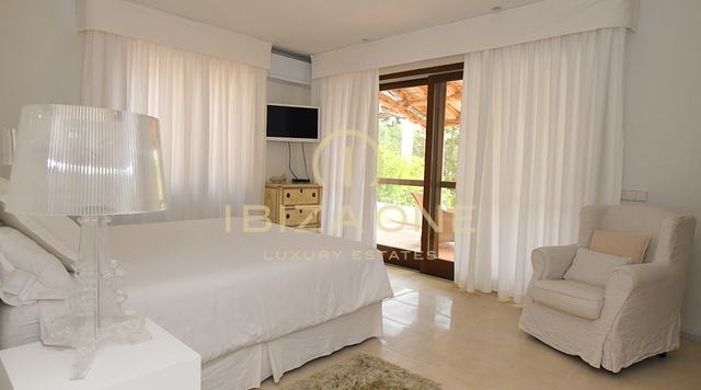 Luxe finca dichtbij Ibiza met uitzicht op zee en Dalt Vila te koop, Ibiza - Luxe finca dichtbij Ibiza met uitzicht op zee en Dalt Vila te huur, Ibiza