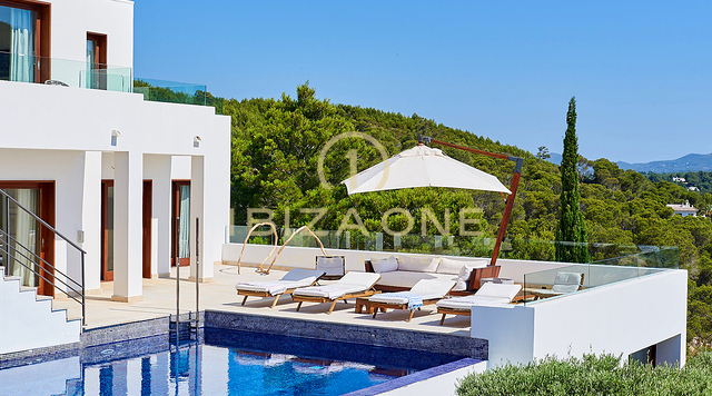 Atemberaubende Luxusimmobilie in erster Meereslinie zu vermieten, Ibiza