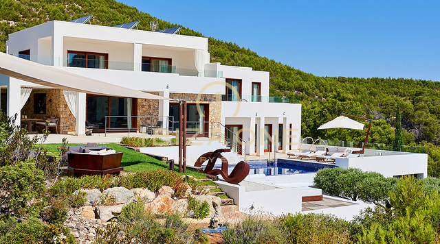 Superbe propriété de luxe en première ligne de mer à louer, Ibiza