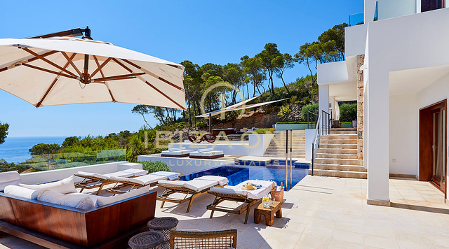 Atemberaubende Luxusimmobilie in erster Meereslinie zu vermieten, Ibiza