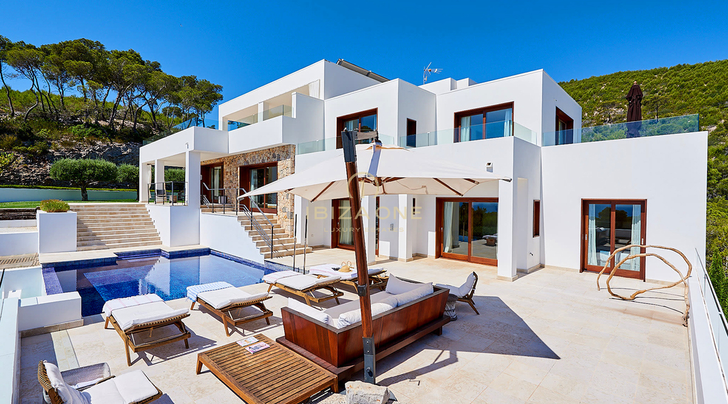 Splendida proprietà di lusso in prima linea sul mare in affitto, Ibiza