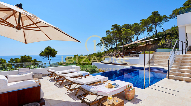 Atemberaubende Luxusimmobilie in erster Meereslinie zu vermieten, Ibiza