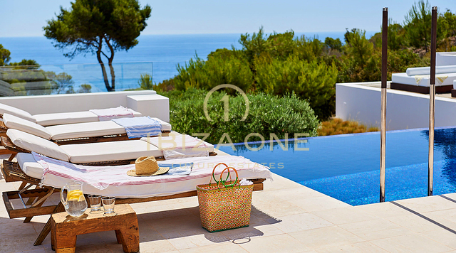 Atemberaubende Luxusimmobilie in erster Meereslinie zu vermieten, Ibiza