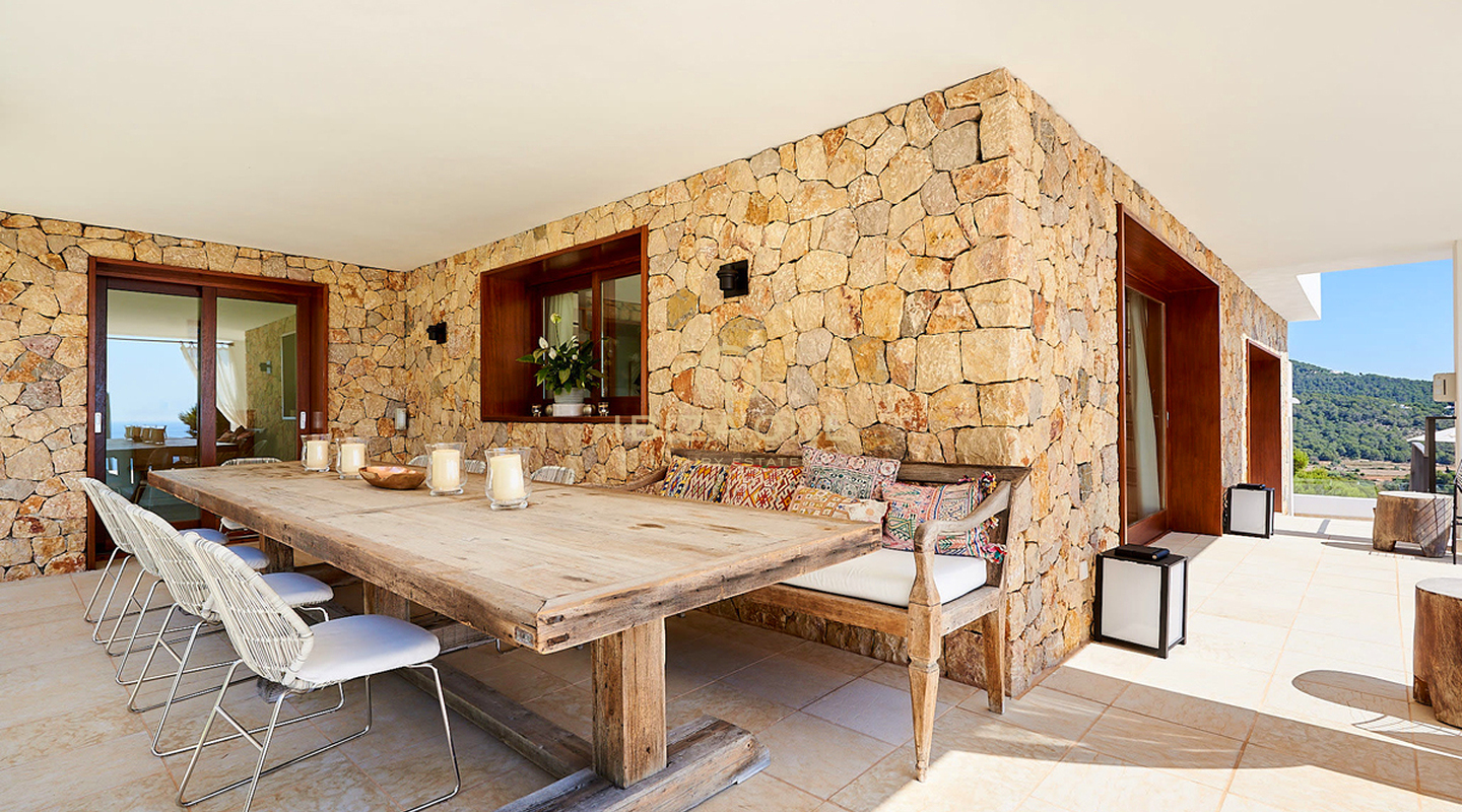 Prachtig luxe pand direct aan zee te huur, Ibiza