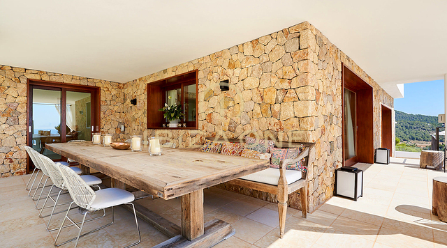 Atemberaubende Luxusimmobilie in erster Meereslinie zu vermieten, Ibiza