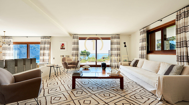 Prachtig luxe pand direct aan zee te huur, Ibiza