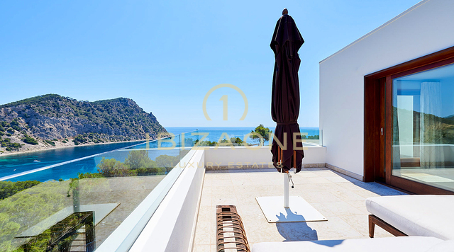 Superbe propriété de luxe en première ligne de mer à louer, Ibiza