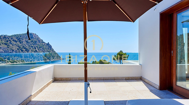 Atemberaubende Luxusimmobilie in erster Meereslinie zu vermieten, Ibiza