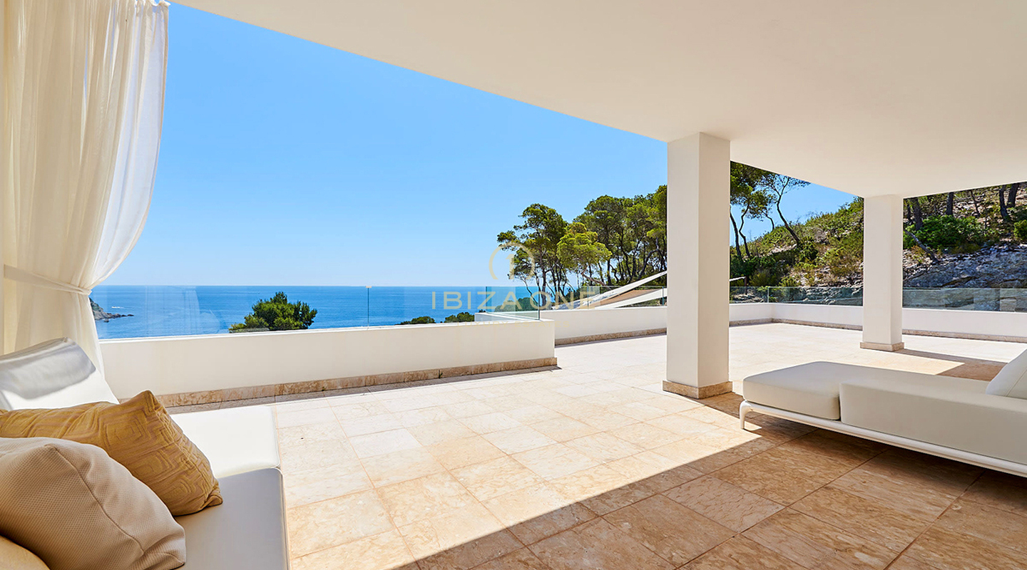 Splendida proprietà di lusso in prima linea sul mare in affitto, Ibiza