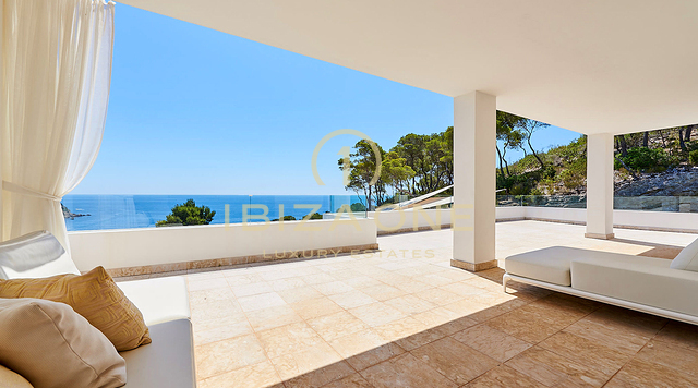 Atemberaubende Luxusimmobilie in erster Meereslinie zu vermieten, Ibiza