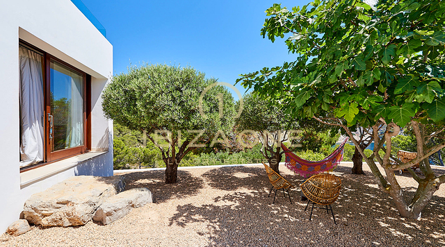 Atemberaubende Luxusimmobilie in erster Meereslinie zu vermieten, Ibiza
