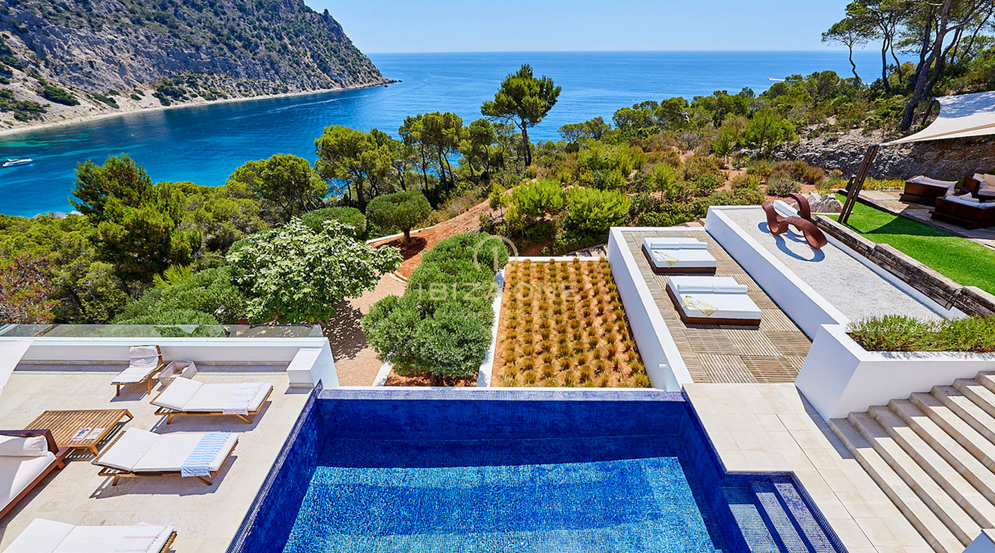 Splendida proprietà di lusso in prima linea sul mare in affitto, Ibiza