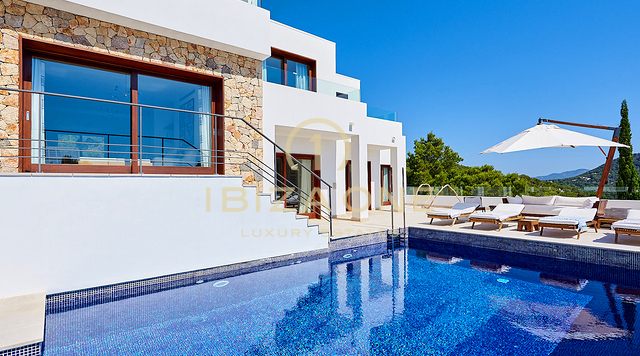 Atemberaubende Luxusimmobilie in erster Meereslinie zu vermieten, Ibiza