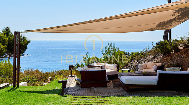 Atemberaubende Luxusimmobilie in erster Meereslinie zu vermieten, Ibiza