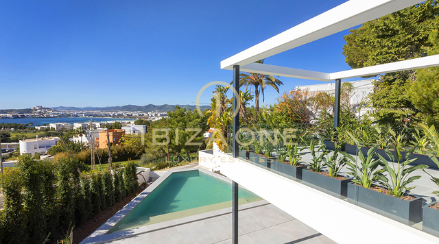 Moderna villa de lujo de nueva construcción en Ibiza Cap Martinet con vistas en venta
