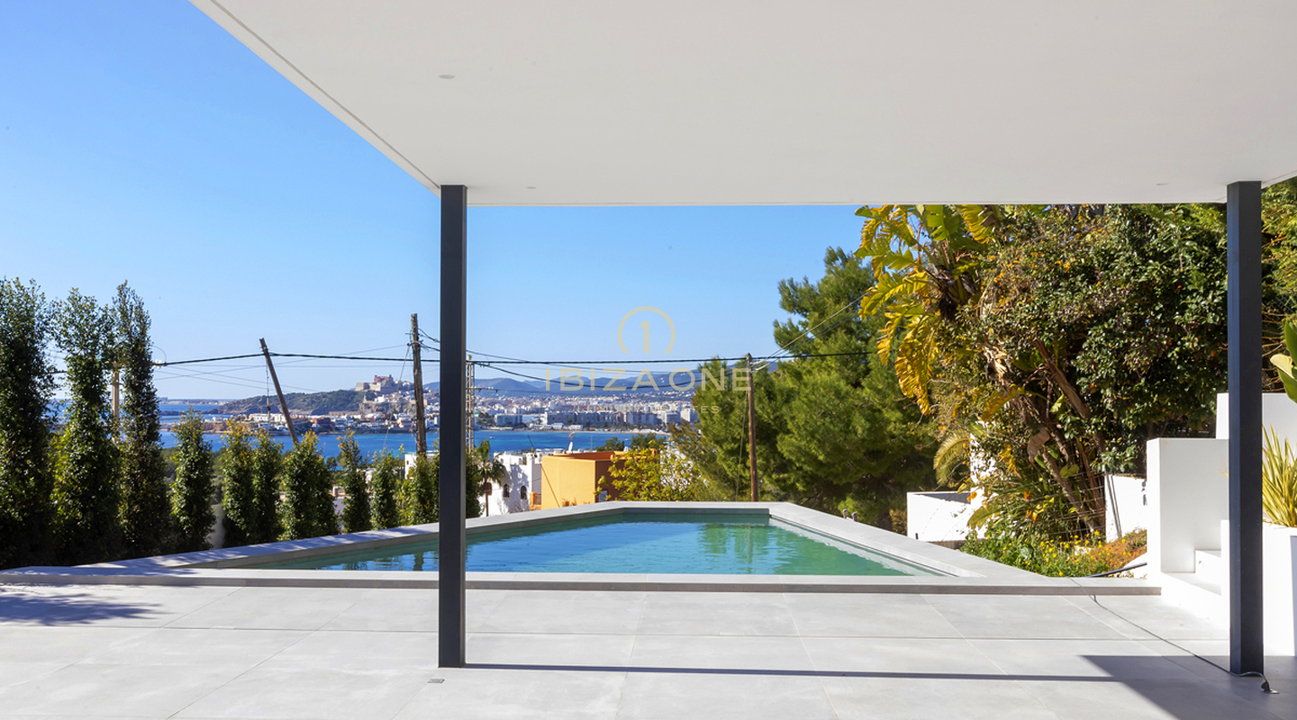 Villa de luxe moderne et élégante à Ibiza Cap Martinet avec vue à vendre