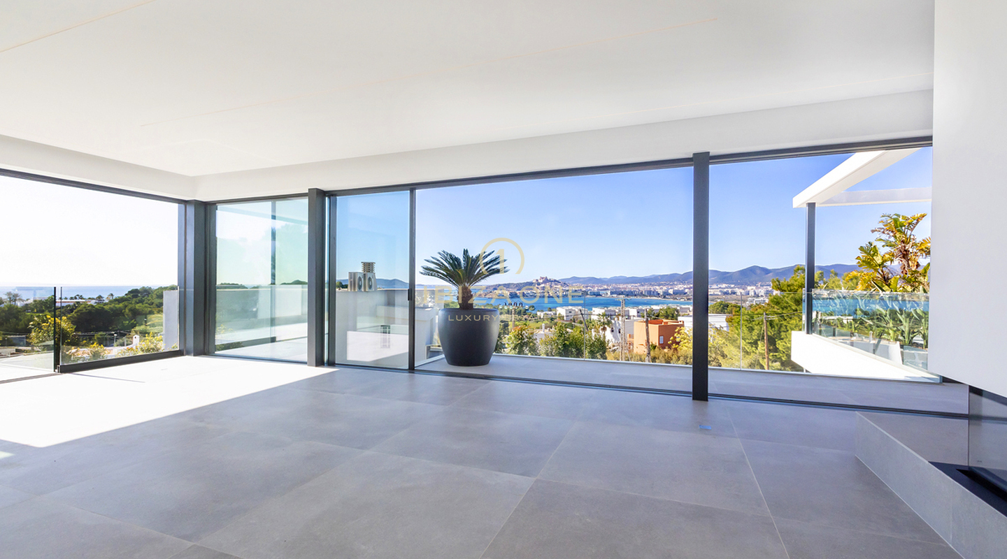 Villa de luxe moderne et élégante à Ibiza Cap Martinet avec vue à vendre
