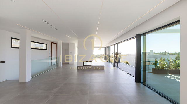 Villa de luxe moderne et élégante à Ibiza Cap Martinet avec vue à vendre