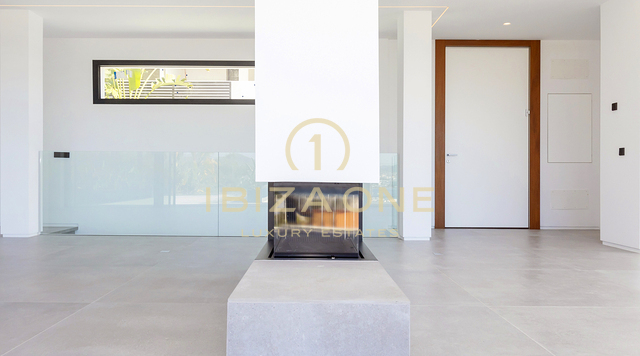 Moderne, nieuw gebouwde stijlvolle luxe villa in Ibiza Cap Martinet met uitzicht te koop