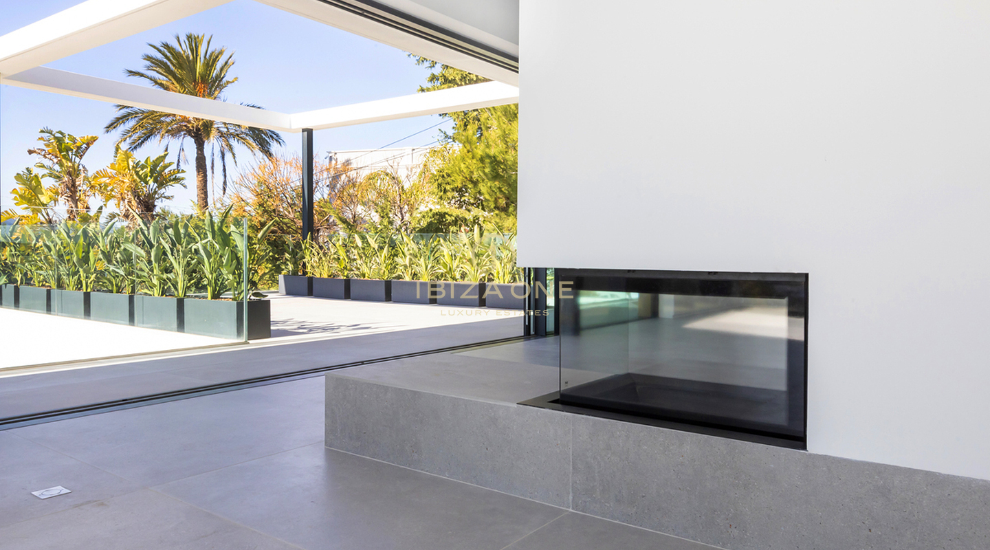 Moderne, nieuw gebouwde stijlvolle luxe villa in Ibiza Cap Martinet met uitzicht te koop