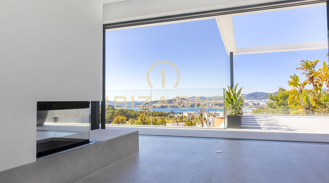 Moderne, neu gebaute stilvolle Luxus Villa in Ibiza Cap Martinet mit Blick zum Verkauf