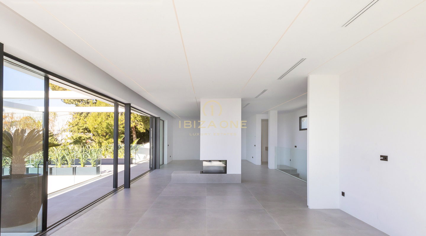 Villa de luxe moderne et élégante à Ibiza Cap Martinet avec vue à vendre